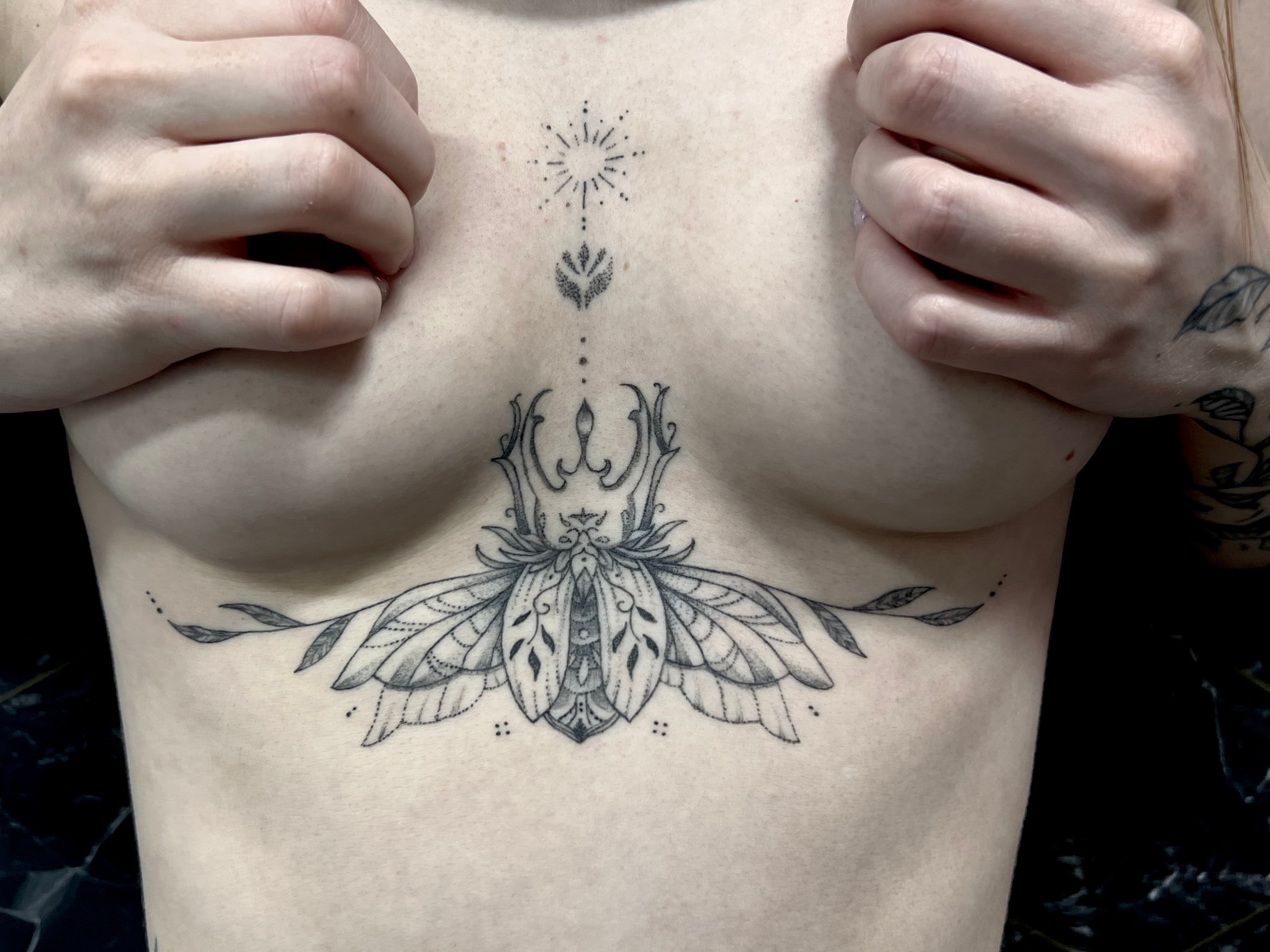 Tatouage par Noon Tattoo Therapy, tatoueur à Saint-Denis
