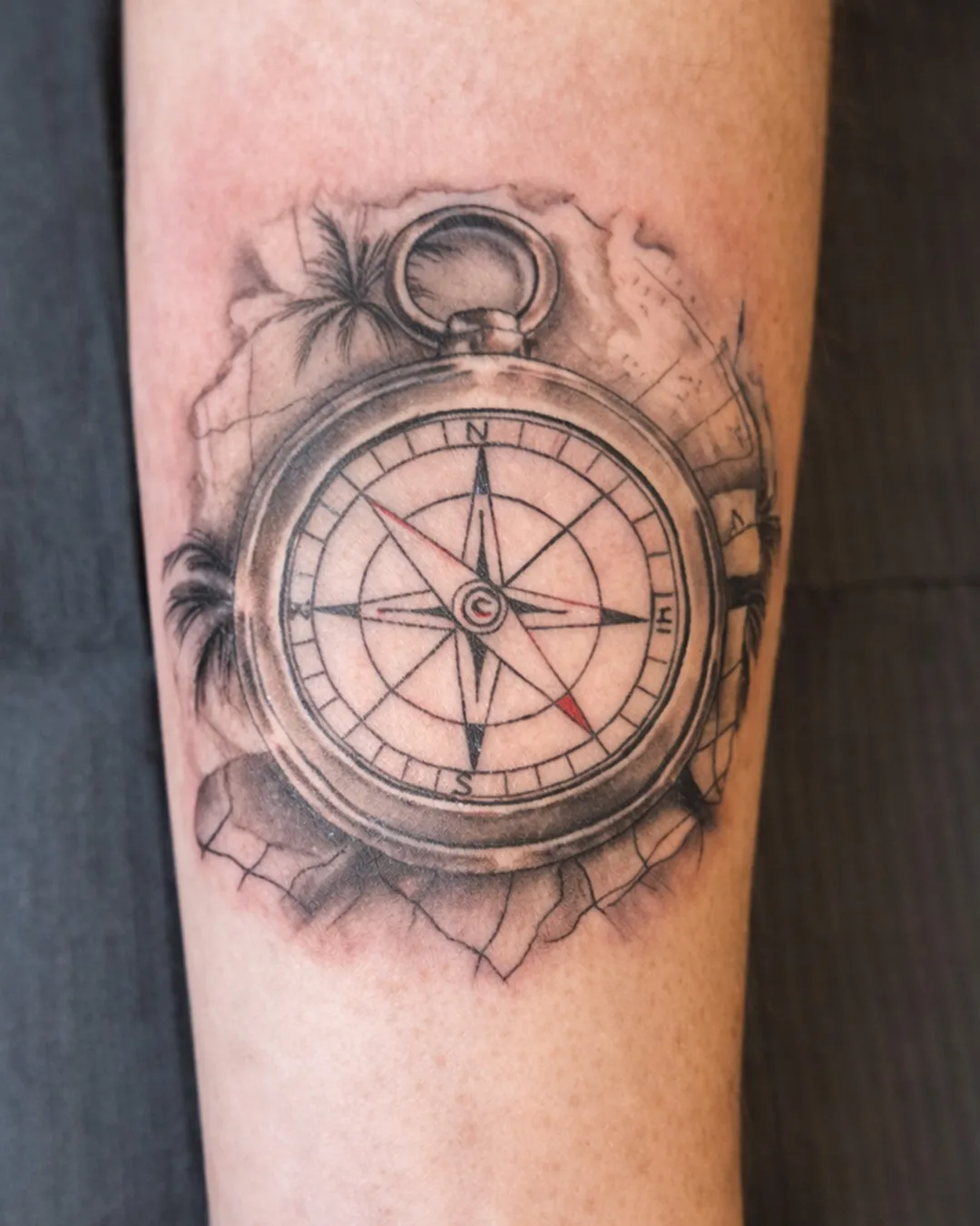 Tatouage par Borikoy, tatoueur à Saint-Denis