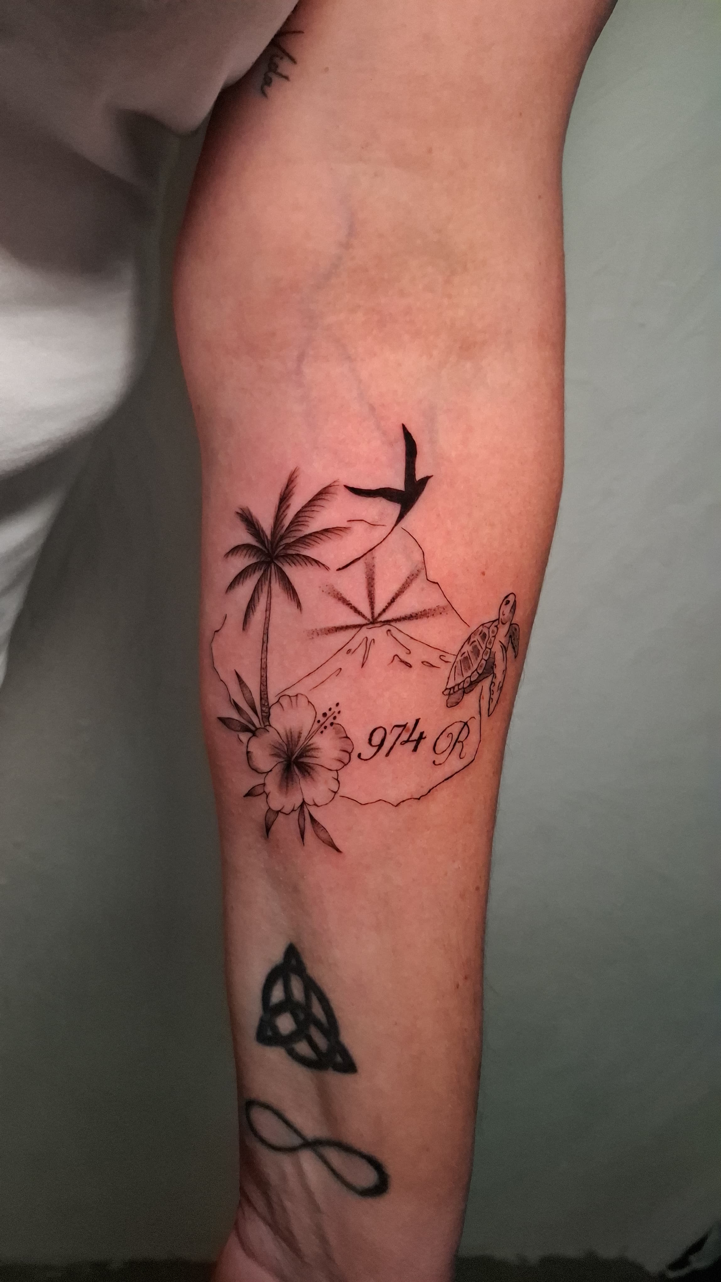 Tatouage par Mykyyma, tatoueur à Saint-Denis